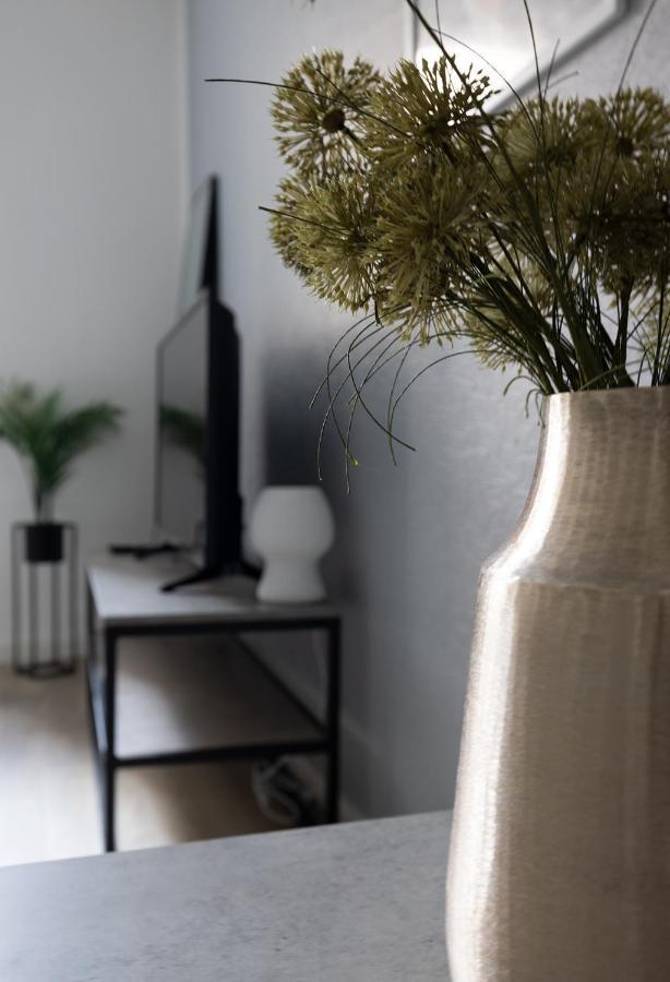 2Ndhomes Cozy, Modern Courtyard Home With Great Location 赫尔辛基 外观 照片